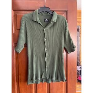 Standard Issue ribbed short sleeve button down size XL